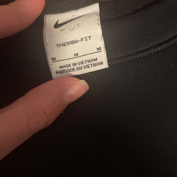 Nike therma fit crewneck - Picture 3 of 3
